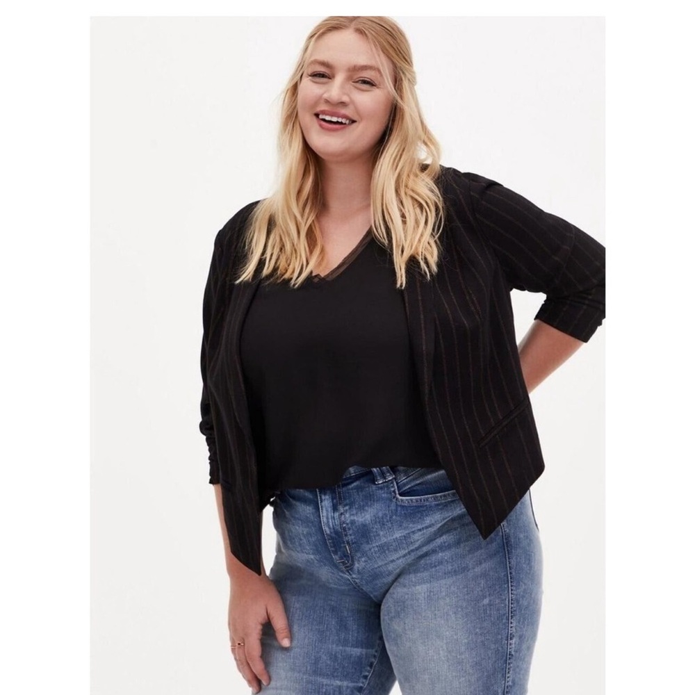 Torrid Black Cutaway cropped Pinstripe Blazer 00X